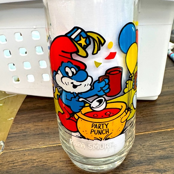 Papa Smurf vintage drinking  glass never used - Picture 1 of 6